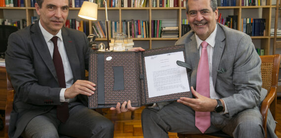 Academia Judicial y Facultad de Derecho de la Universidad Diego Portales firman convenio de colaboración